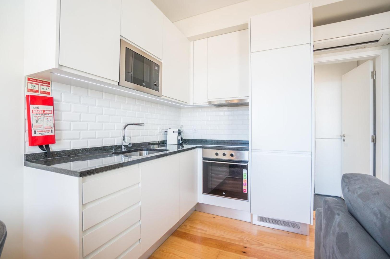 Guestready - Chic And Vibrant Stay Near Anjos Lisbon Luaran gambar